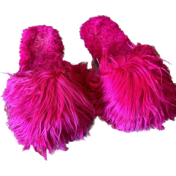 ARIANA BOHLING Alpaca Hot Pink Slippers 8 - Picture 1 of 6